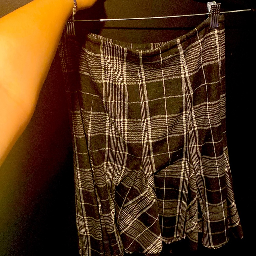 Black plaid high waisted skirt